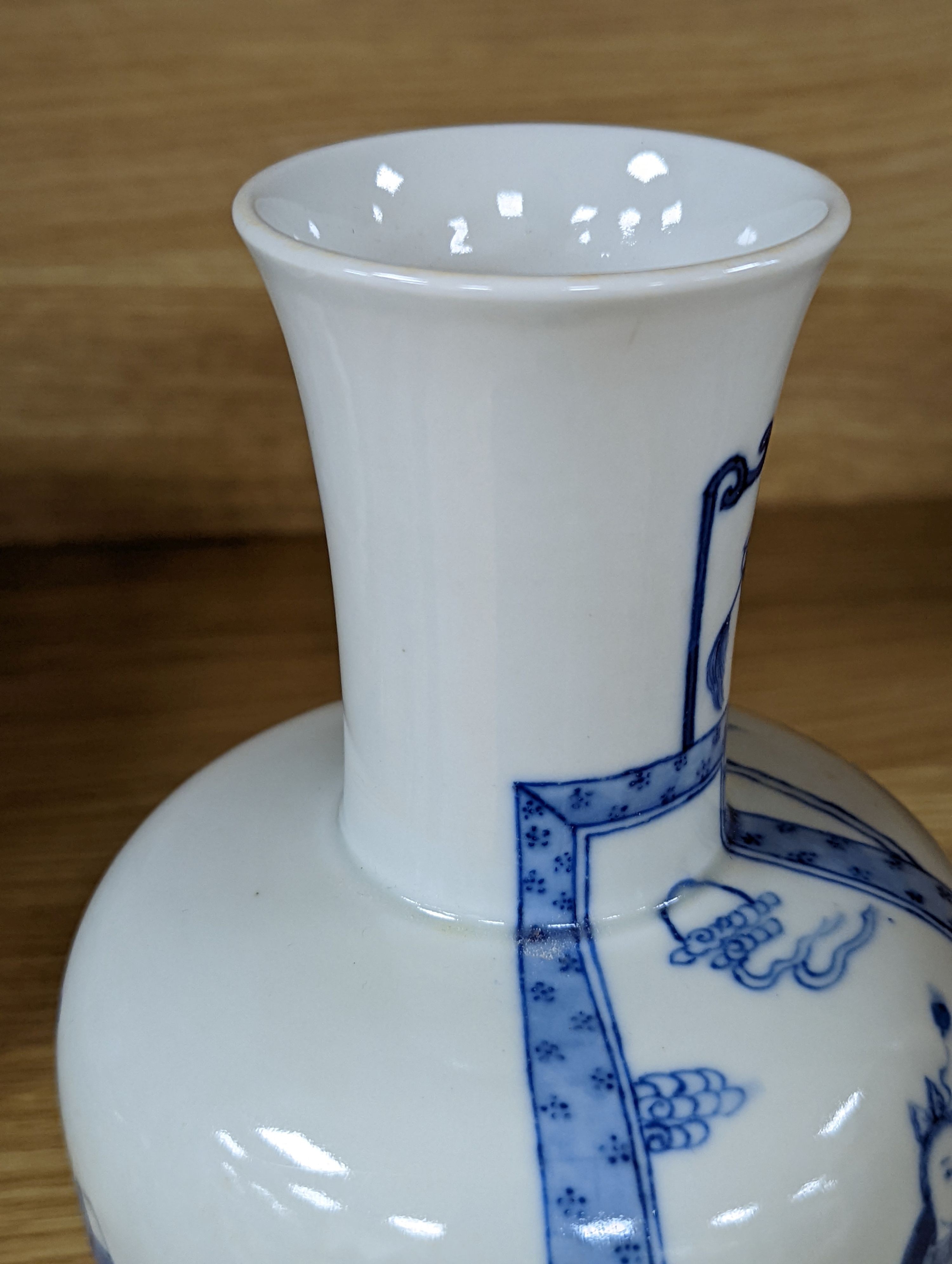 A 19th century Chinese blue and white vase, 20cm